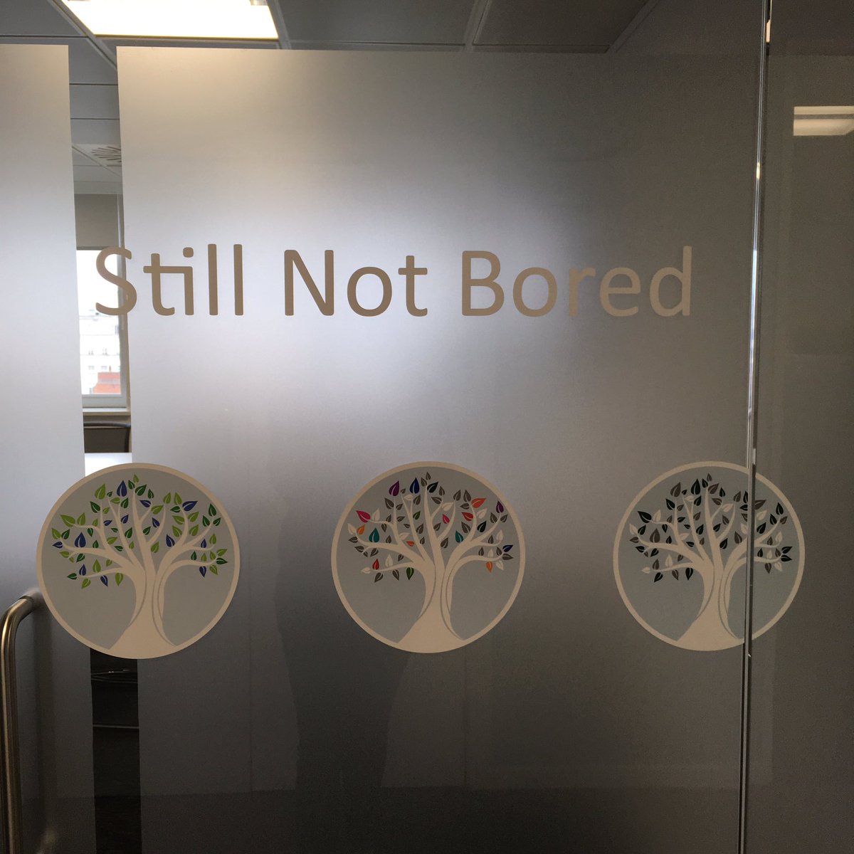 cat_hase's tweet photo. Trying out one of the new rooms at @GleesonRecruit today for the #LnDcowork Love the spaces they’ve created here! https://t.co/qs8BiKuLOg