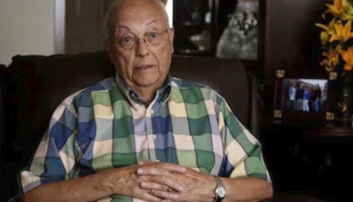 Who do you think sucks a better dick? #netflix #FyreFestivalDocumentary #AbductedInPlainSight
