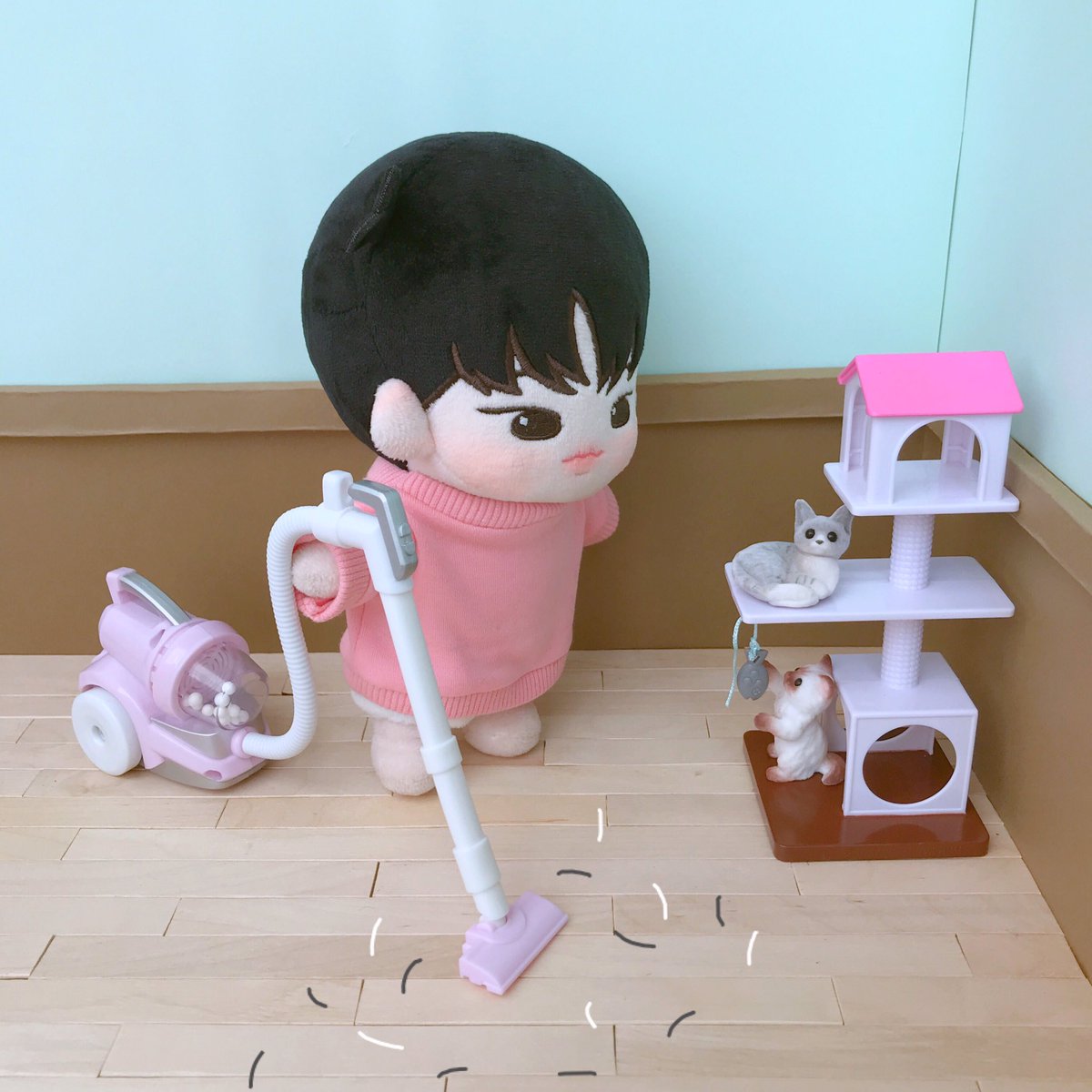 jbjmoongchi's tweet photo. 야옹이 쳐다보는 눈에서 꿀이 뚝뚝🍯
뒷정리도 열심히 하는 넨뿌🧹💕 https://t.co/ODYEU9UOMI