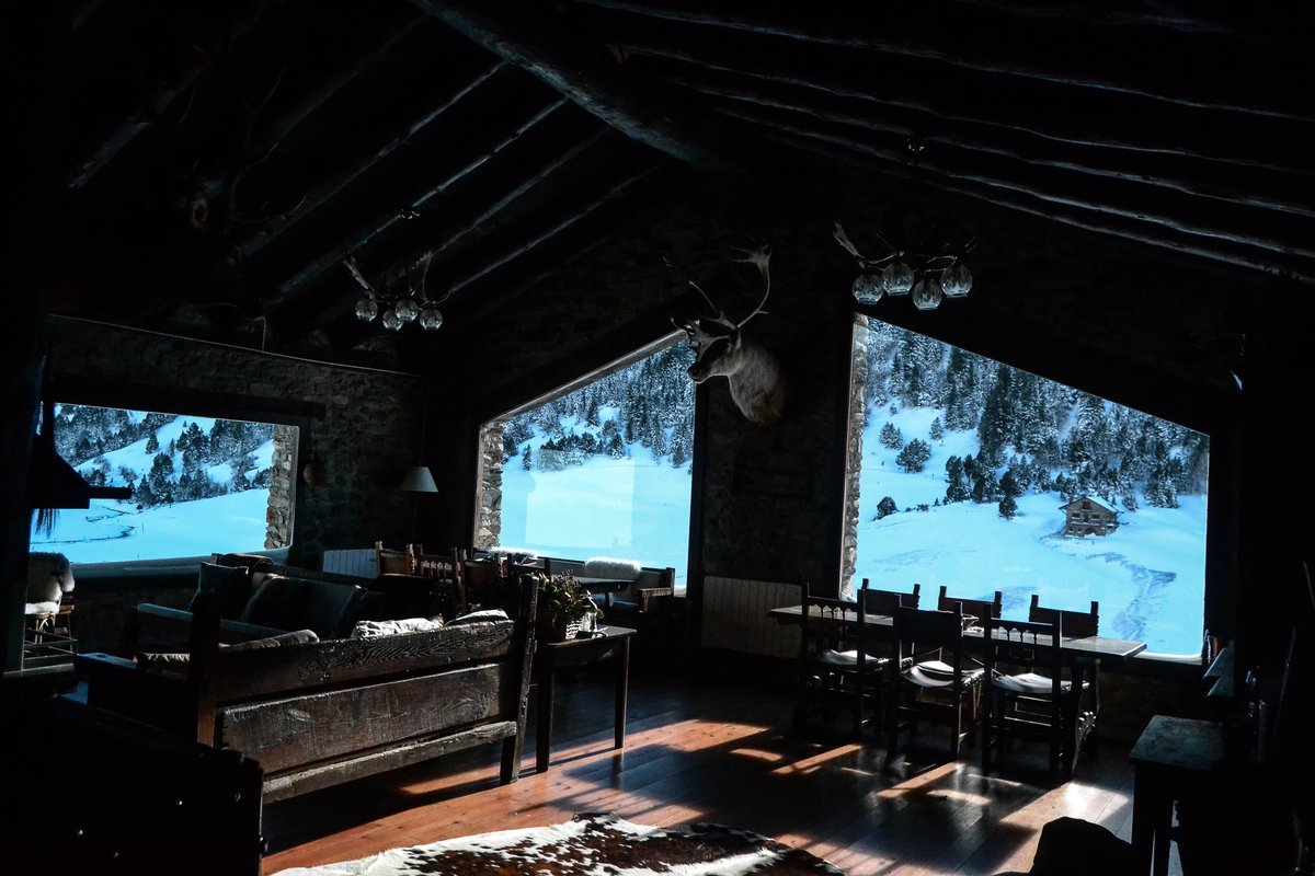 Encara sense plans pel cap de setmana?
Gaudeix d'un dia de neu esplèndida i d'un àpat típic andorrà en una borda exclusiva.
consulta les nostres opcions a mtr.cool/dqtshhu
