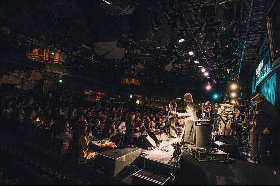 SohoMusicCo1's tweet photo. Brand New Heavies @ BlueNote https://t.co/W0ahxOUYfw