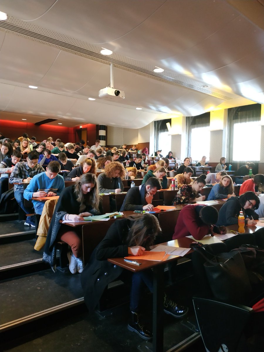 ScPo_Strasbourg's tweet photo. Aujourd'hui à @ScPo_Strasbourg c'est le #concoursblanc pour les élèves de terminale du #ProgrammePEI de @ScPo_Strasbourg
 #égalitésdeschances #RéseauScPo #concourscommun https://t.co/Zk5JyEZX3u