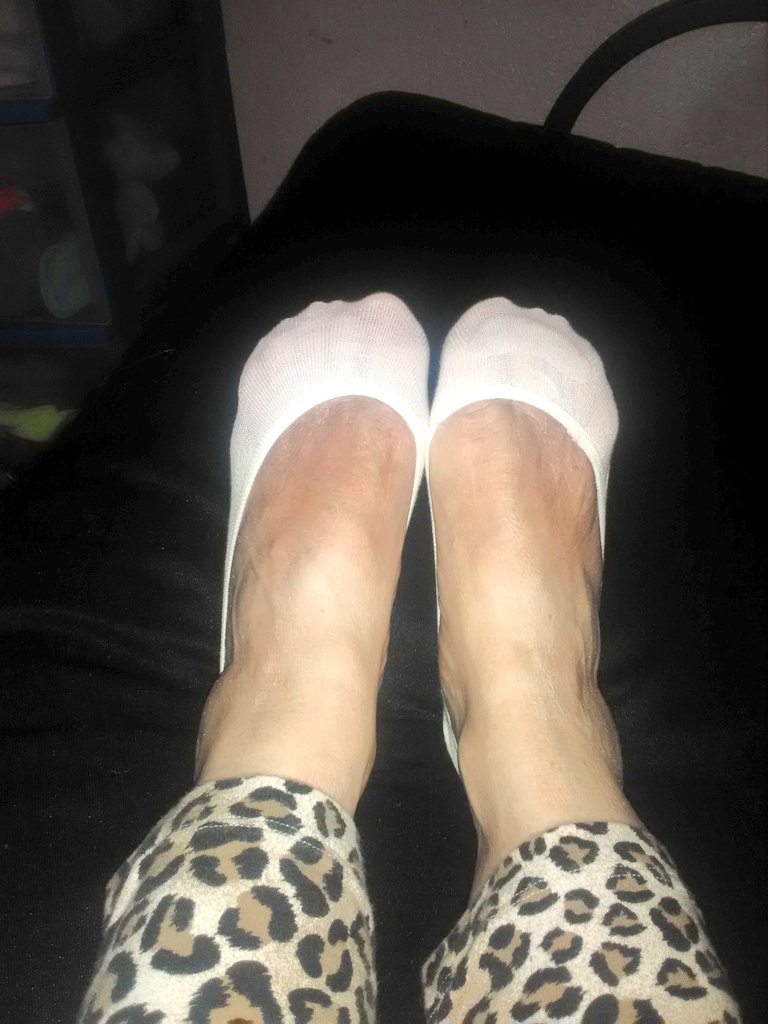 BonnieMerwin's tweet photo. Socks on, feet are hot. Socks off, they are cold. Found a compromise.😁 #halfsocks https://t.co/AhDK4dR3BC