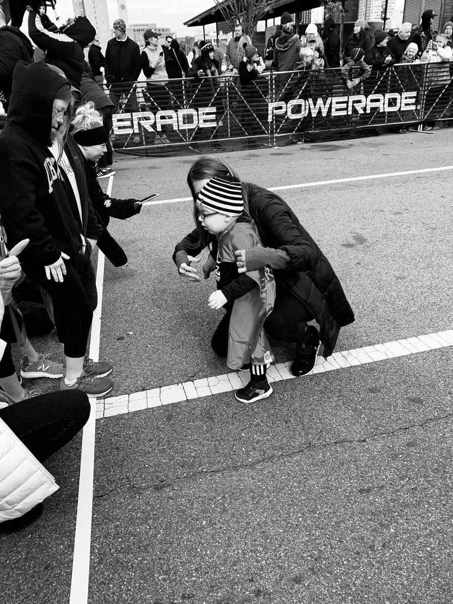 thebellcenter's tweet photo. Throw Back Thursday to a Bell Center Favorite, Mercedes Marathon weekend!#tbthursday #mercedesmarathon #bellrunner https://t.co/mgoqjVlgQu