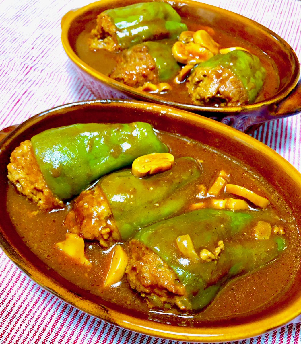 ぼく イラスト料理研究家 A Twitteren ピーマンにひき肉とチーズを入れ デミグラスソースで煮込めば オシャレな煮込みハンバーグに チーズがとろけてめちゃンンンまい