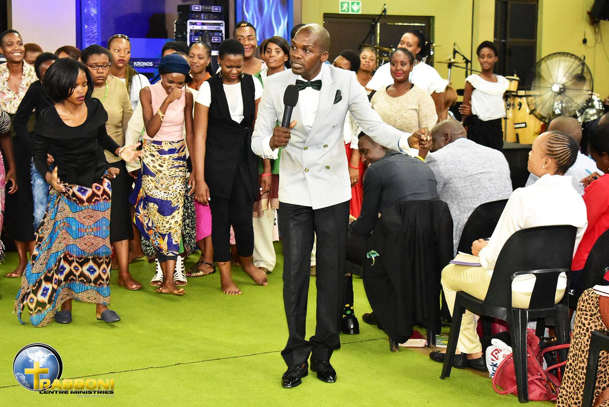 IAmLesegoDaniel's tweet photo. #HigherWisdom [FINDING YOUR TRUE SELF]: As pain comes to you, the real you is being renewed. It is not the subject that you are failing. There is a need for character change; so that you don’t depend on yourself and your own strength. #HeIsOurStrength
#TheYearOfTheMessiahsHeart! https://t.co/9yr8isxpFm