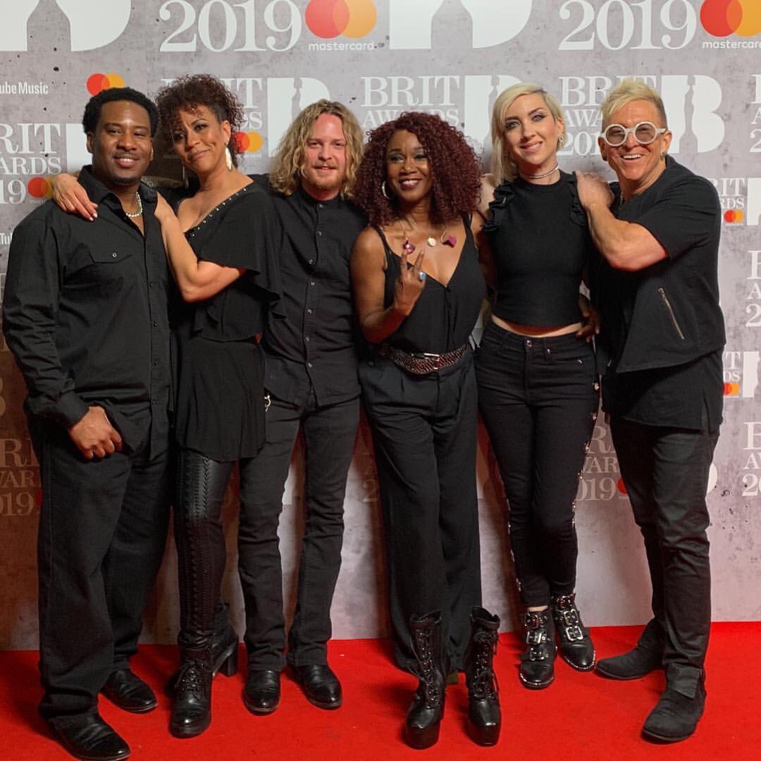 My loves and me supporting  our friend and truly special lady <a href="/Pink/">P!nk</a> <a href="/JustinDerrico/">Justin Derrico</a> #jasonchapman #stacycampbell @jdouglasfoote <a href="/EvaGardner/">Eva Gardner</a> <a href="/markyplanet/">Mark Schulman</a> <a href="/BRITs/">BRIT Awards</a> #london <a href="/TheO2/">The O2</a> <a href="/pinkiesfamily/">Pinkies Family</a>