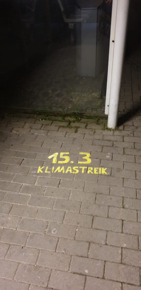 F4F_Freiburg's tweet photo. Kommt alle zum #Klimastreik am 15.3!!!
#scoolstrike4climate #fridaysforfuture #freiburg @gretathunberg https://t.co/PVV4Kzgsl4