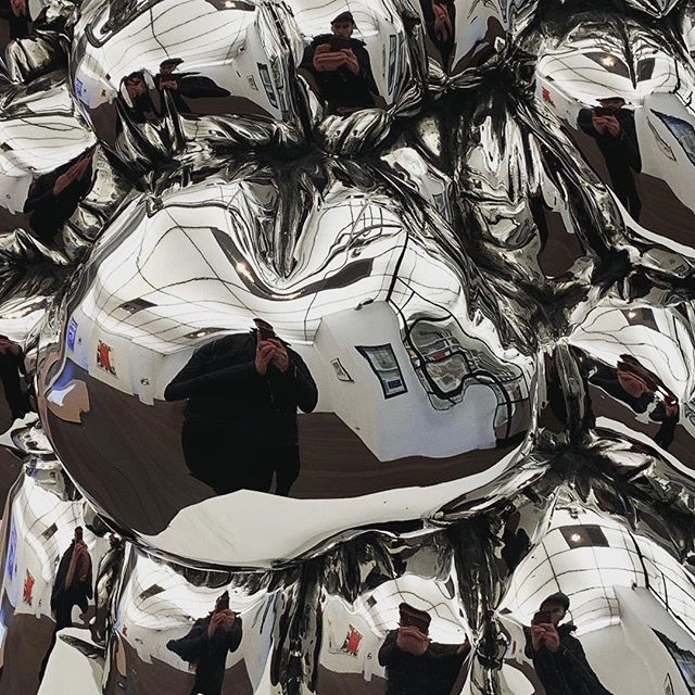 #MeMeMe @alexdanielsreflex #alltheworldsastage 
A beautifully curated exhibition within a lovely little gallery.

#art #amsterdam #alexdanielsreflex ift.tt/2GBcOdR