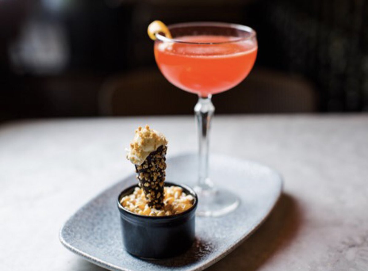 BristolYep's tweet photo. One week to go!!! Until our #YEPBristol launch. Our committee caught up yesterday to finalise the final touches for our fantastic event @lizzyelightfoot #cocktails&amp;canapes #proptech #bristol #property #networking 
Last remaining tickets are available at https://t.co/B4drpqihVN https://t.co/w8nVLm7uHN