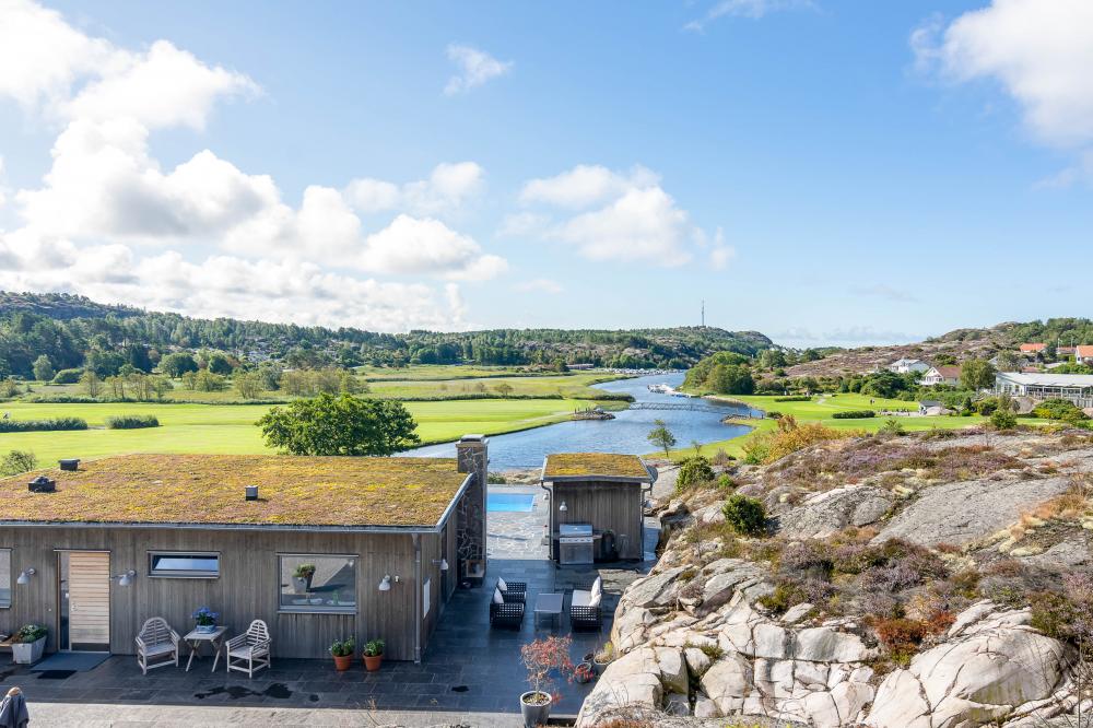 SwedenEstates's tweet image. House for Sale in Sweden, High Class at Fjällbacka Golf club
Humlegården 6, Tanum, Fjällbacka, Västra Götaland
For more go to below link:
swedenestates.com/realestate/MDI…..

Welcome to @SwedenEstates 
Global Real Estate Marketplace
#houseforsale #sweden