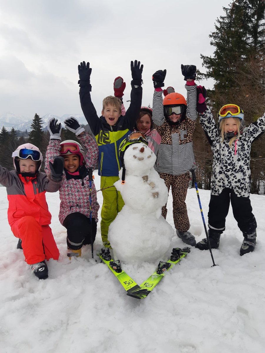 Sneeuwpop bouwen weer gelukt!