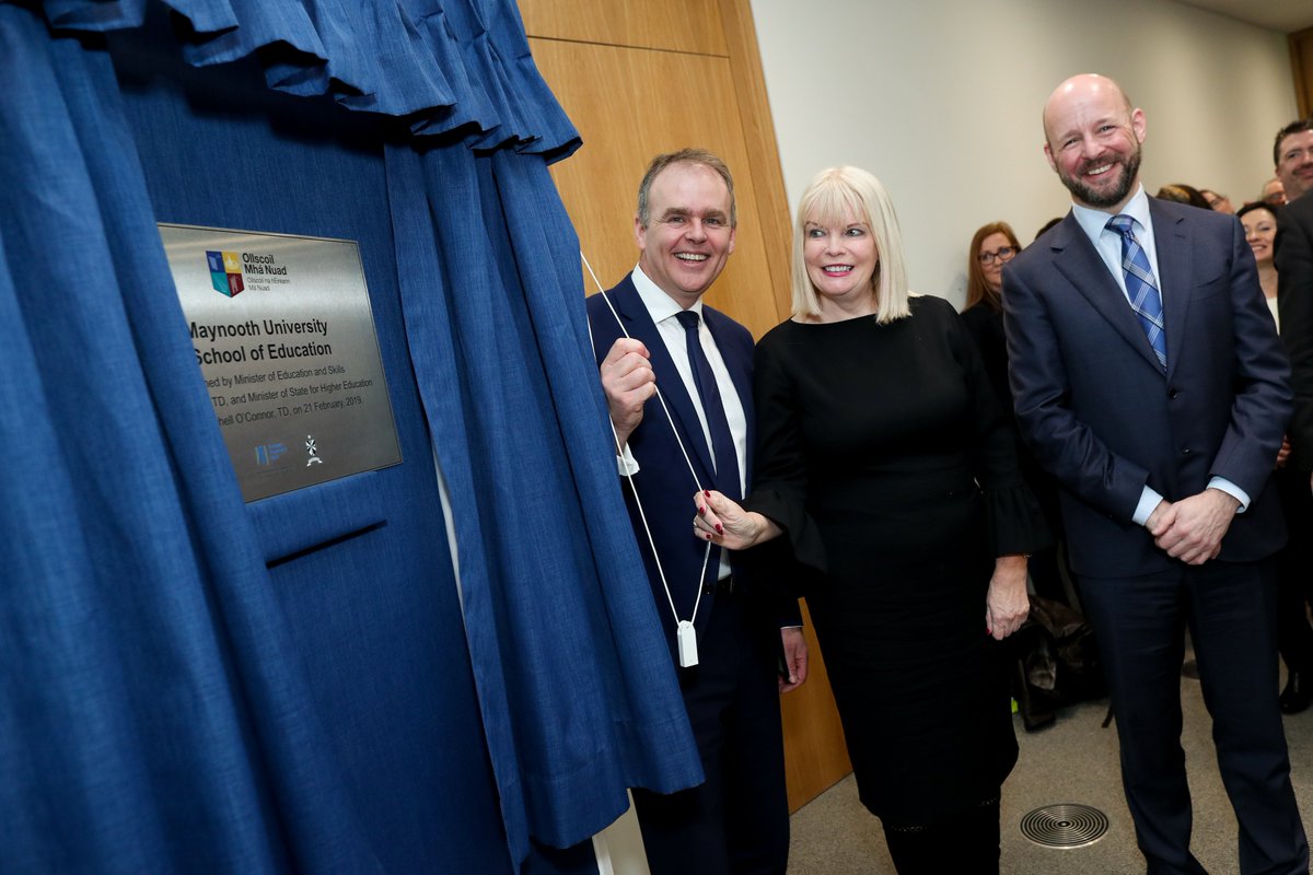Ag oscailt oifigiúil Scoil Oideachais Ollscoil Mhá Nuad ar maidin, i gcomhluadar @mitchelloconnor agus @President_MU, dúirt an tAire Oideachais @McHughJoeTD gur thug a sheal mar mhac léinn fochéime anseo ar champas an misneach dó chun a scileanna Gaeilge a fhás is a fhorbairt.