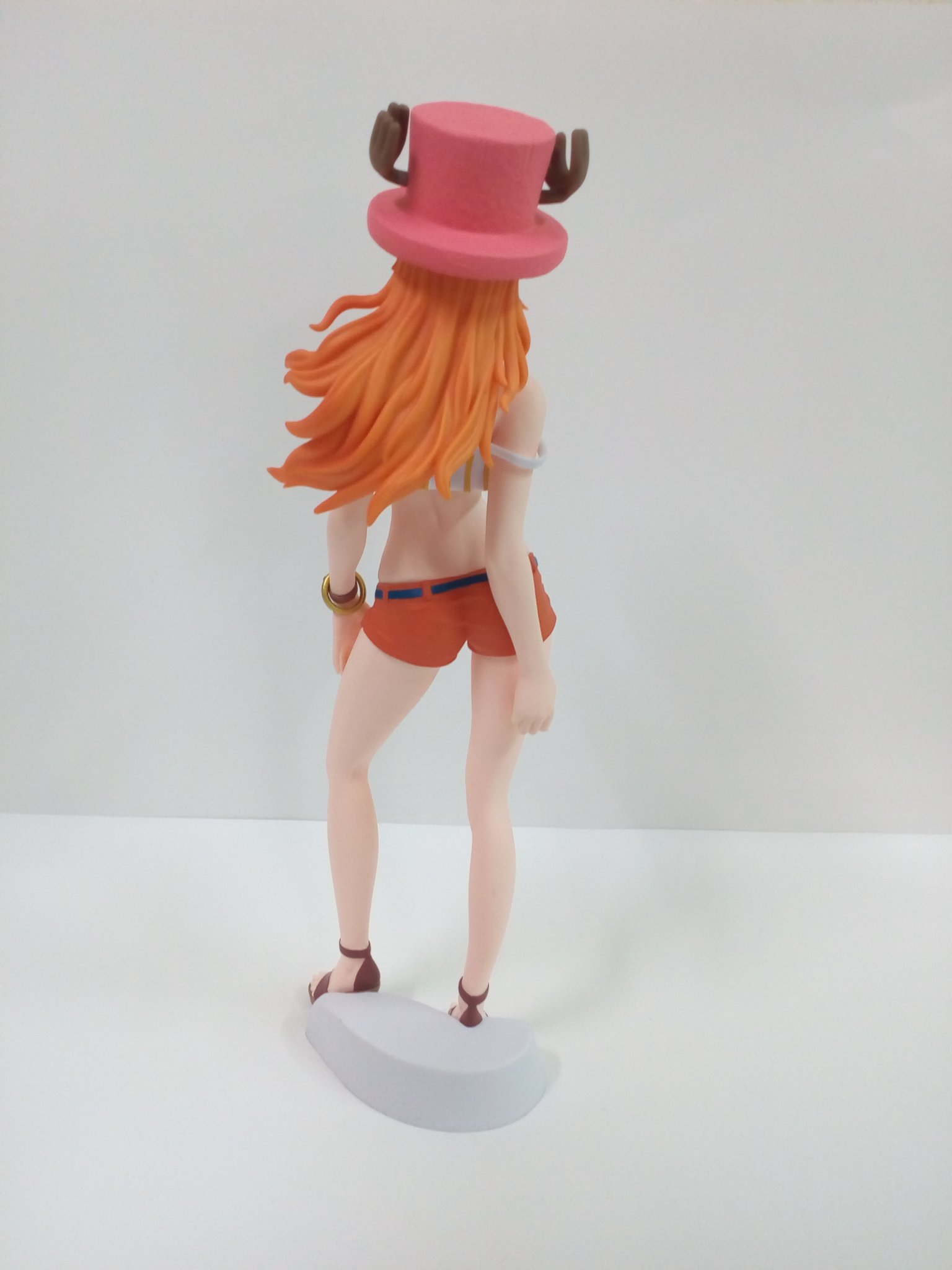 ラウンドワン守口店 Auf Twitter 景品情報 ワンピース の ナミ のフィギュア入荷致しました 2年後のナミが2年前のチョッパー の帽子を被ってるってのがいいですね ﾟ ﾟ ｱﾋｬ 是非当店までゲットしにきてくださいね O ラウワン ラウンドワン 守口 守ラ