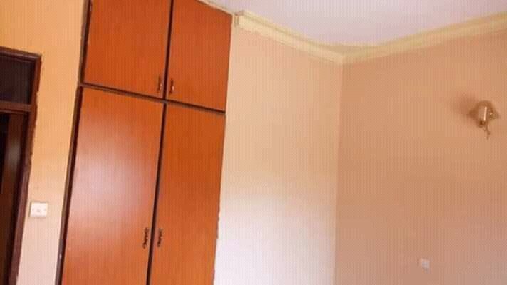 KamuntuConsults's tweet photo. #4RENT
2 Bedrooms, Semi detached in Kyaliwajjala close to tarmac, water heater, ample parking space and tight security provided.
#RentPrice: 550k per Month
For more details call or WhatsApp 0705766441/0788556612 https://t.co/nuhDebZQMZ