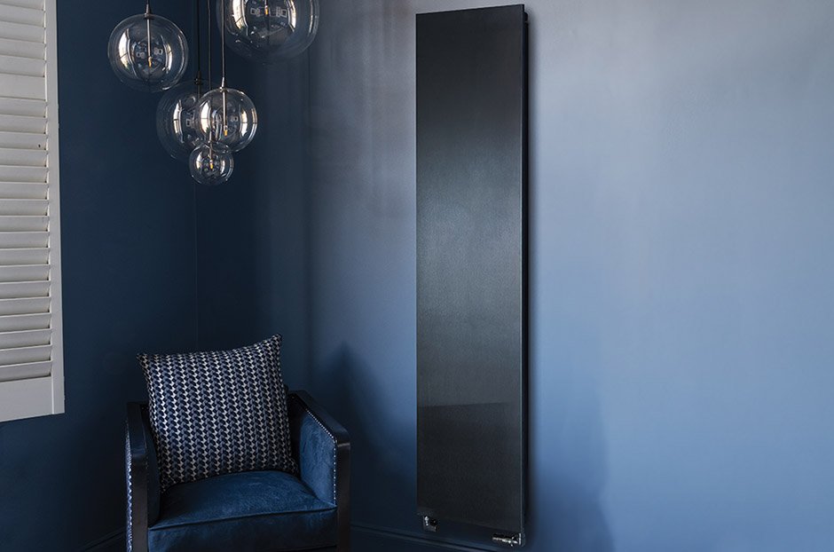 Our new sophisticated brushed black Arteplano is the perfect radiator for any contemporary home. 
ow.ly/WbHn50lE73o