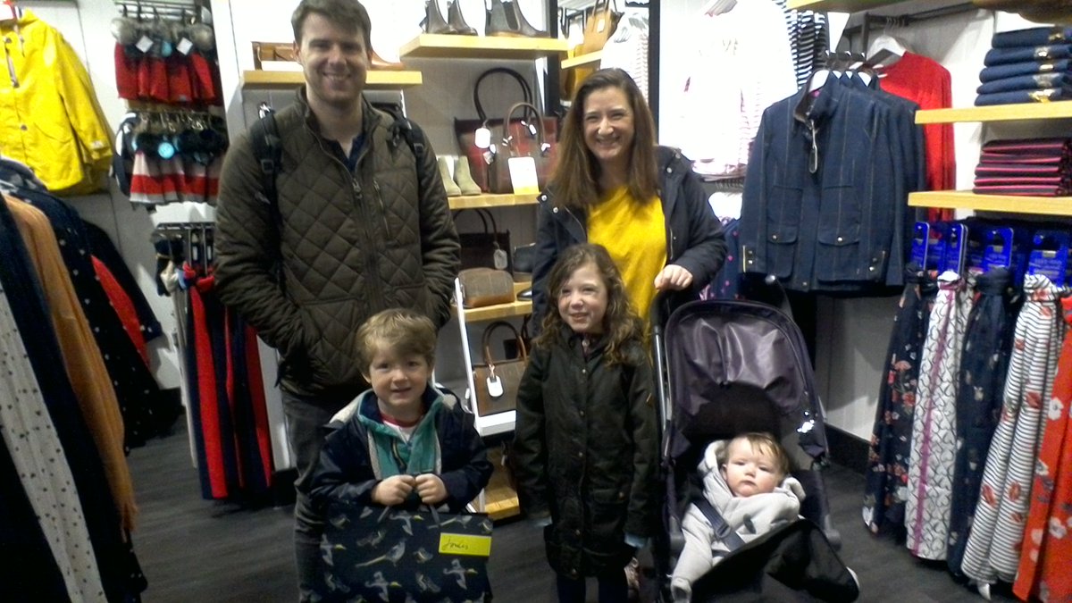 JoulesPerth's tweet photo. Perth's Random Act of Kindness has been so much fun, this lovely family visited us and we couldn't help but treat them, we hope you enjoy your goodies #RandomActsOfKindness #fashion #treatyoself #perthnews #Scotland #visitus #joulesperth #ThursdayThought #ThursdayMotivation https://t.co/Z1LRHDaVHc