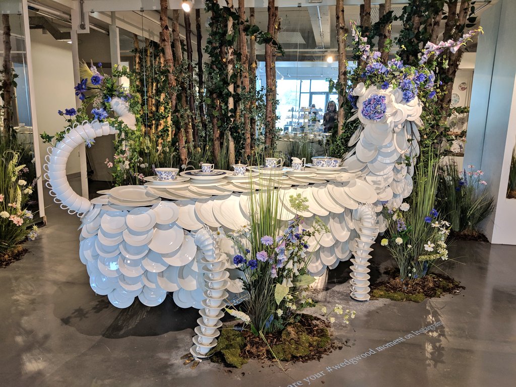 susanrosechina's tweet photo. What a fantastic way to spend the morning learning all about this iconic British business @Wedgwood @Wedgwood_Museum #ThursdayThoughts https://t.co/ouFGsnh747 https://t.co/LsqwJkAGde