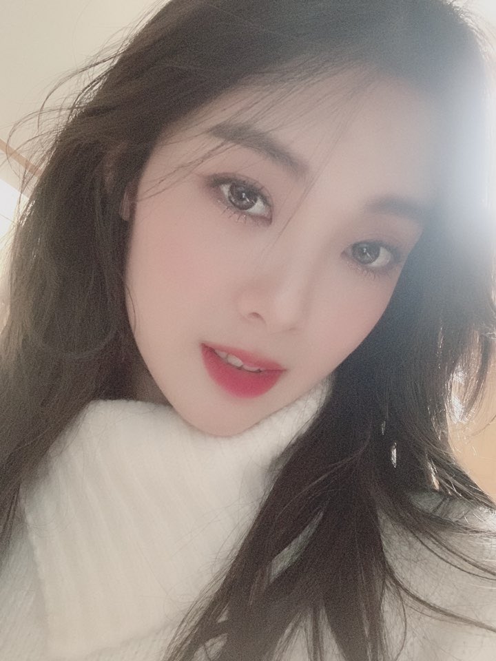 WekiMeki's tweet photo. 키링💕 오늘 하루는 어땠어요?
저는 오늘 분위기 좋은 식당을 발견했어요!!
내일은 불금🔥! 내일 하루도 파이팅!!
굿나잇🌙
#키링💕은_좋은_꿈만_꾸길 #루시🌙 https://t.co/81CKoal2PG