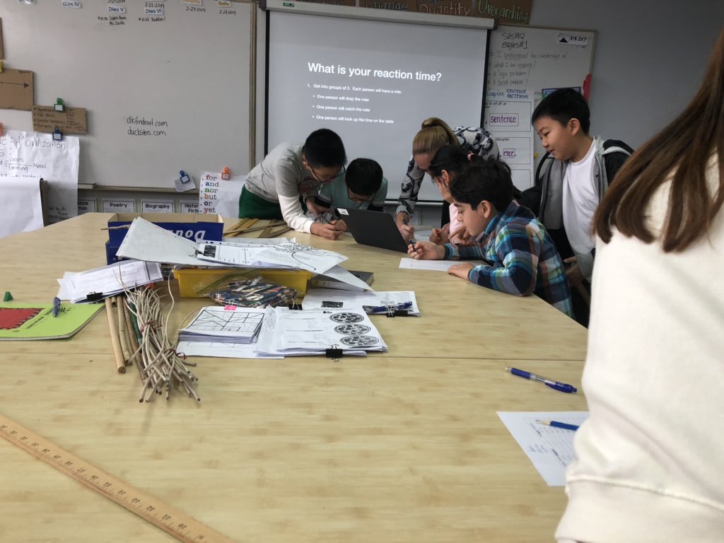 mrking_kinder's tweet photo. I witnessed a dynamic lesson today... #classswap at its best! High school IB science teacher Stephanie Castle teaching Susan Negley’s 4th graders. 

#classswapproject #k12 #collaboration #teaching #education #science. https://t.co/LLxN3pG9uF
