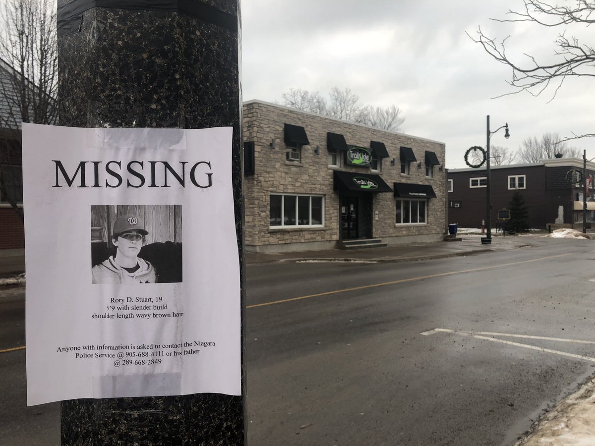 sylvie_lendvay's tweet photo. Search for missing teen - Rory Stuart continues today. He was last seen Friday overnight leaving Trailside bar (shown in pic). Police asking people in the Ridgeway/Crystal Beach area to check their properties. More on @morninglive https://t.co/NvKlb97vma