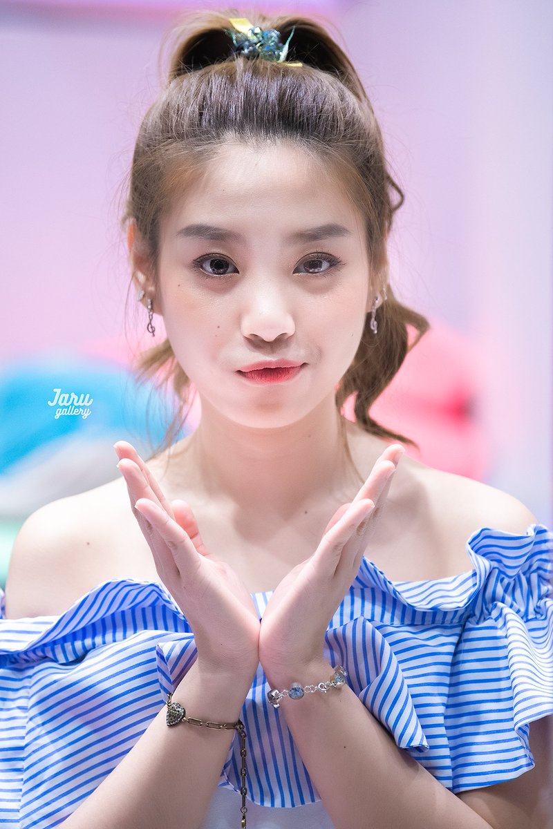 JaruBNK48's tweet photo. ควีนน่ารักอ่าาวันนี้

#KaewBNK48 #BNK8 https://t.co/M1c67GAnbp