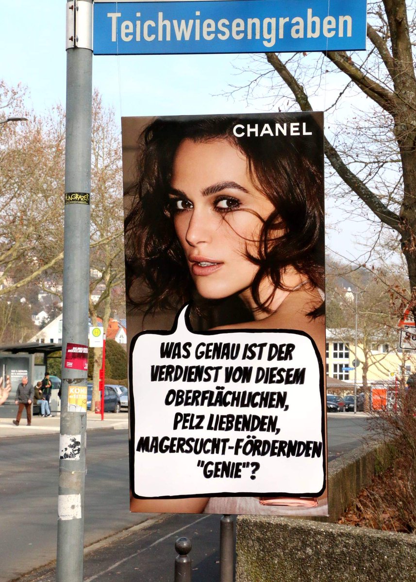 nervtjeden's tweet photo. Verwundert über das mediale #Bohei #lagerfeld #KarlLagerfeld #Chanel https://t.co/zlNjVfbiOb