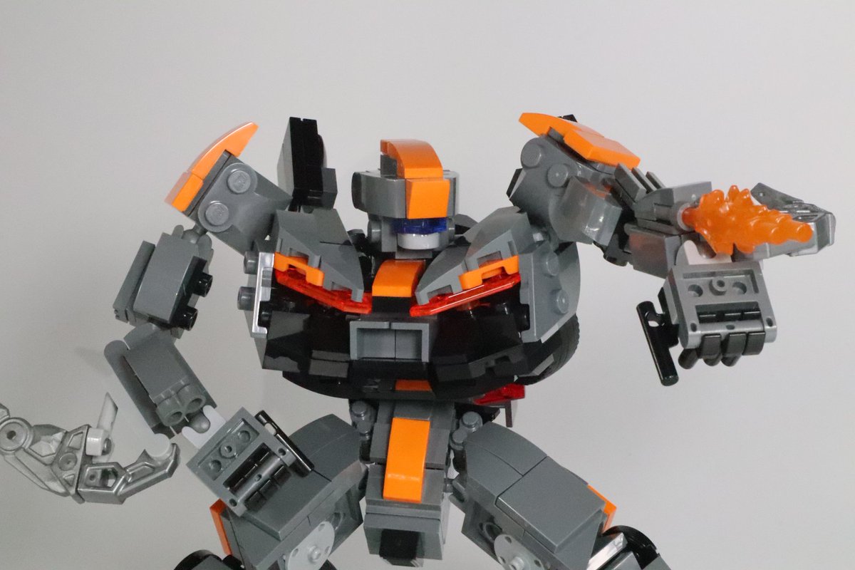 TMdelta09's tweet photo. レゴロボ新作「マクリード」

75892マクラーレン・セナのフロント部分の造形を使い、超ロボット生命体らしくしてみました！
武器は両腕のブレードとサブマシンガンで近接戦闘を得意とします
#Lego 
#レゴロボ https://t.co/e3mqRrrabt