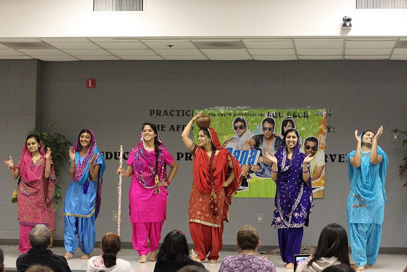 ClimateWed's tweet image. In a thorough study of a local community in India, residents were well aware of climate change and its impacts on their traditional lifestyle and resources. #ClimateChange #LanguageEndangerment #InternationalMotherLanguageDay

Photo: FLLN