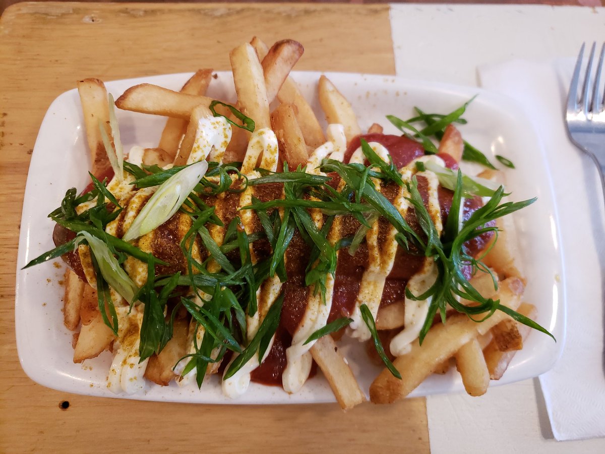 RadDragonGames1's tweet photo. More on El Mano Spidre!
He is in love with currywurst!

Our awesome animator has been busy with the main character! Many animations are complete already.

#indie #indiedev #gameart #animation #vancouer #followme #PhotoOfTheDay #beautiful #startup #food #NOFILTER #foodporn https://t.co/gnFiXnWOCQ