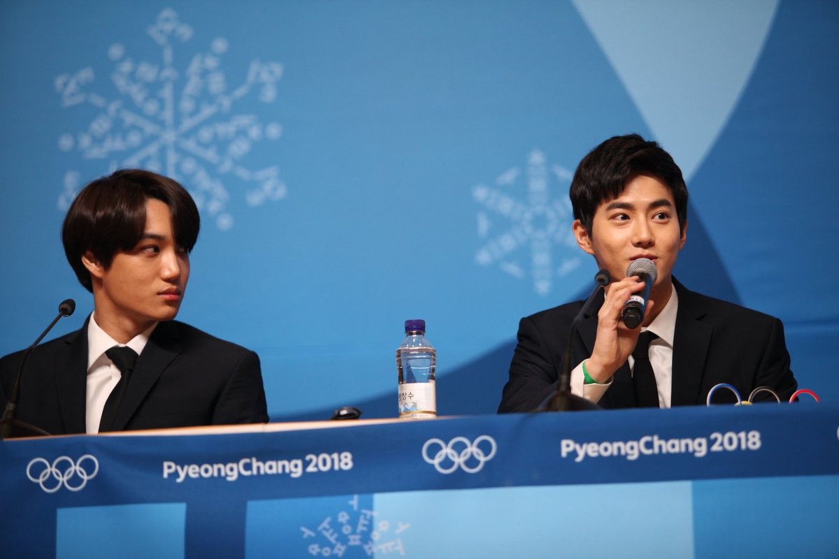 Olympia_da's tweet photo. Год назад в этот день стало известно, что @weareoneEXO примут участие в церемонии закрытия Олимпийских игр в Пхёнчхане #PyeongChang2018 #Olympics #엑소 #EXO #TBT #1YearAgo https://t.co/Oq1G5DESrc
