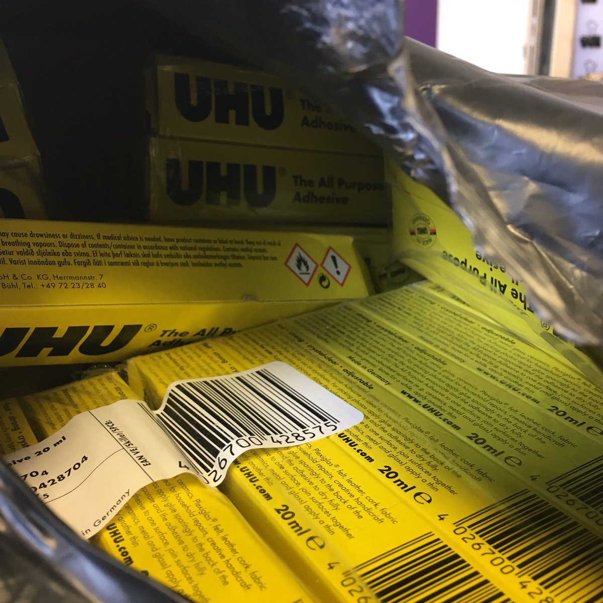 CUPrintServices's tweet image. Ah, my precioussssesss UHUs!

The rest of our order has *finally* arrived.
(The initial 7/100, not surprisingly, didn’t last very long.)

[@WSofArchi @ArchiLibrary please RT and let your students know :-)]