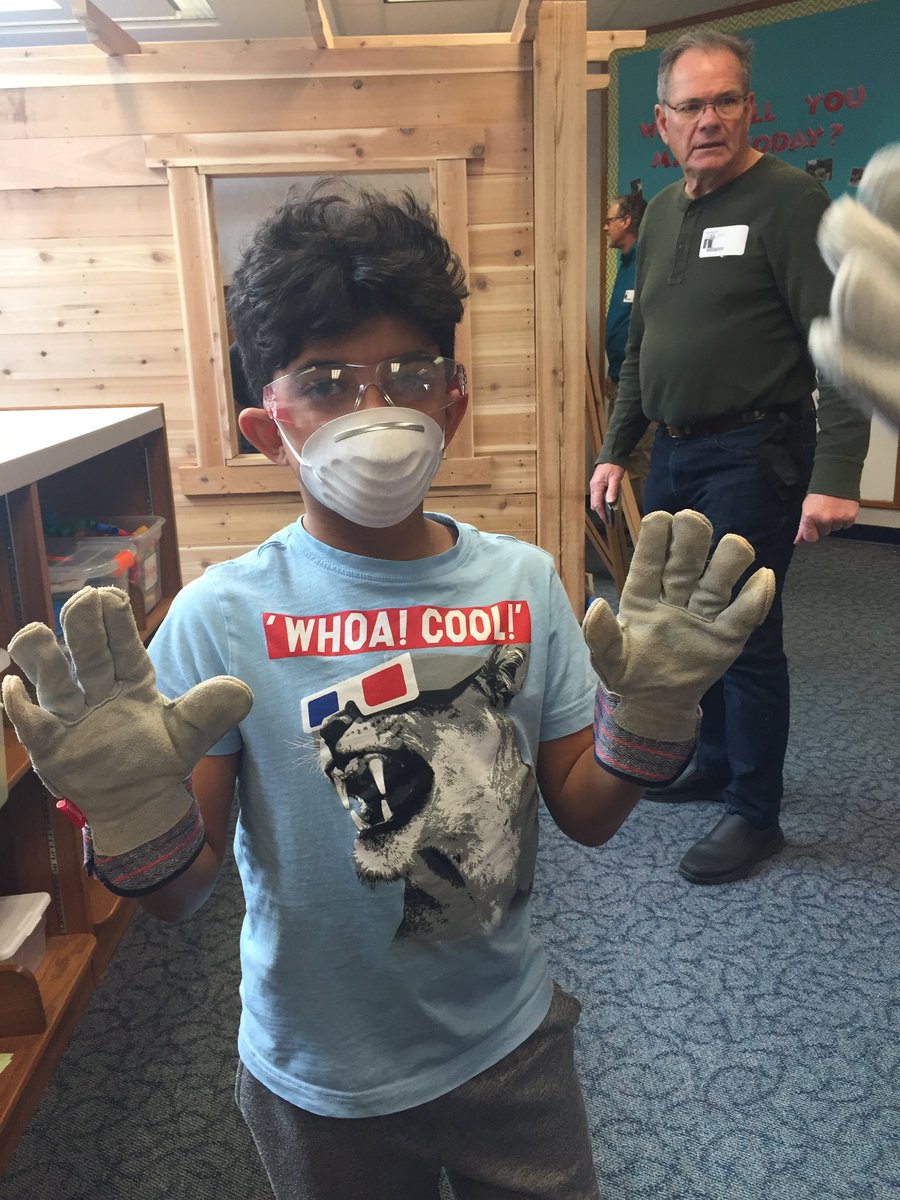 MrsVanWheeler's tweet photo. Making sure we put safety first during our construction of the treehouse. @o_cristie72  @HSESchools  @hsefoundation   #safetyfirst #HSEFutureReady https://t.co/dngOzE5C5k