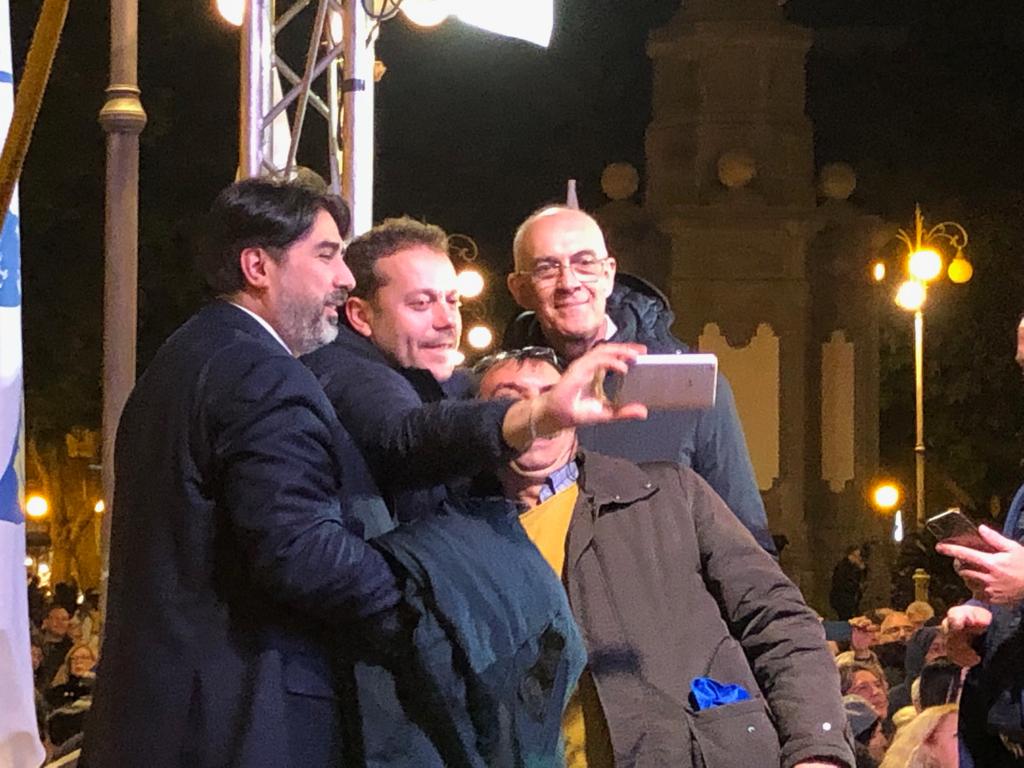In Piazza del Carmine con <a href="/matteosalvinimi/">Matteo Salvini</a>, insieme per la Sardegna
 #regionali2019 #votachristiansolinas
