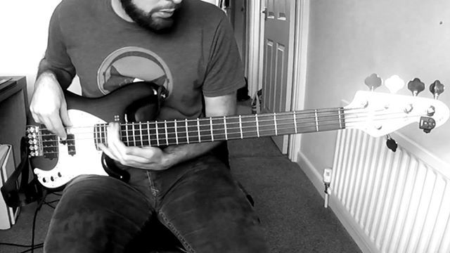 In a new series that I'm calling 'Tasty Bass Moments' or maybe 'Naughty Lick of the Week' (answers on a postcard please!) I want to take a look at those saucy little passages, licks, fills etc. that are sure to induce maximum bass face.
.
This time it's … ift.tt/2IqCfRf