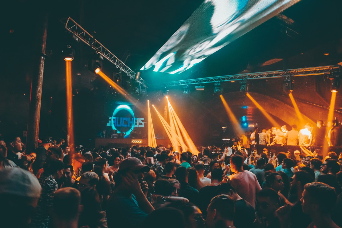 CrobarClub's tweet image. FULL ALBUM!!
Gauchos en #Crobar Buenos Aires
Line up conformado 100 % por talento nacional:
@Foskymusic , @TomasBodeler , Solimano y @tomasaenz
facebook.com/media/set/?set…