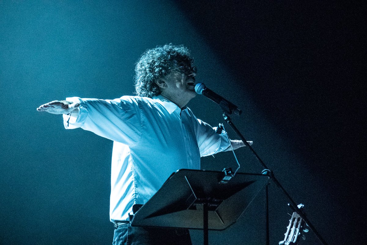 Con la inconfundible voz del maestro Piero, La sinfonía inconclusa de la mar, se trata de un juego de imágenes y diseños que acompañan cada tema. Dos únicas funciones 22 y 23 de marzo Teatro Metropolitano de Medellín. #LaMarDePiero #ConciertosGotok #ViveDeLoQueAmas