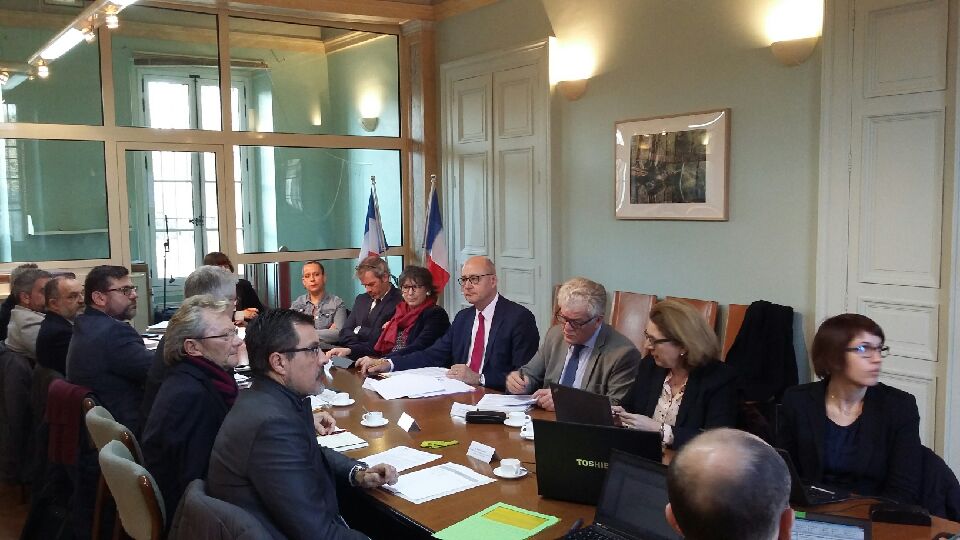 Prefet77's tweet photo. Installation du comité de pilotage du bassin d'#emploi sud 77 co-présidé par Jean-Marc Giraud, Sous-Préfet de Fontainebleau #SPFontainebleau  et @fredvalletoux. #DIRECCTE77 https://t.co/Or0fS2NnrS