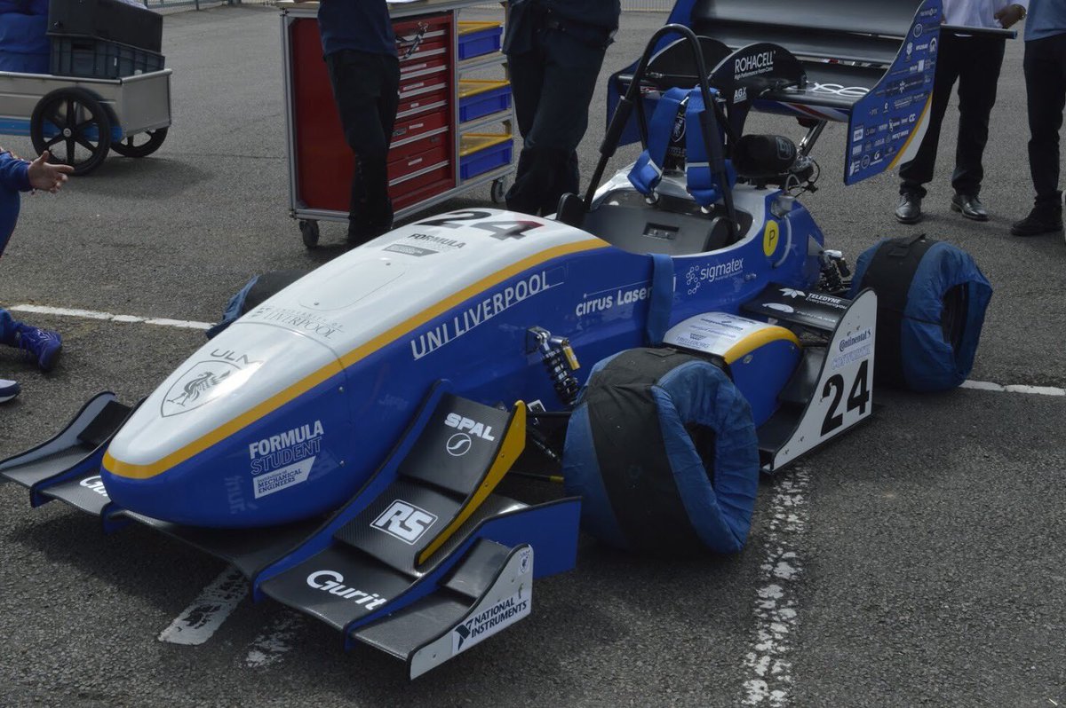 ULMRacing's tweet photo. Day 3 of the #12daysofcomp challenge.
ULM013 fully dresses, ready to take on the dynamic events!!!💪🏼
#FormulaStudent #ULMRacing #ULM014 #Imeche #FS2019 #Liverpool https://t.co/9D2mrkXm7V
