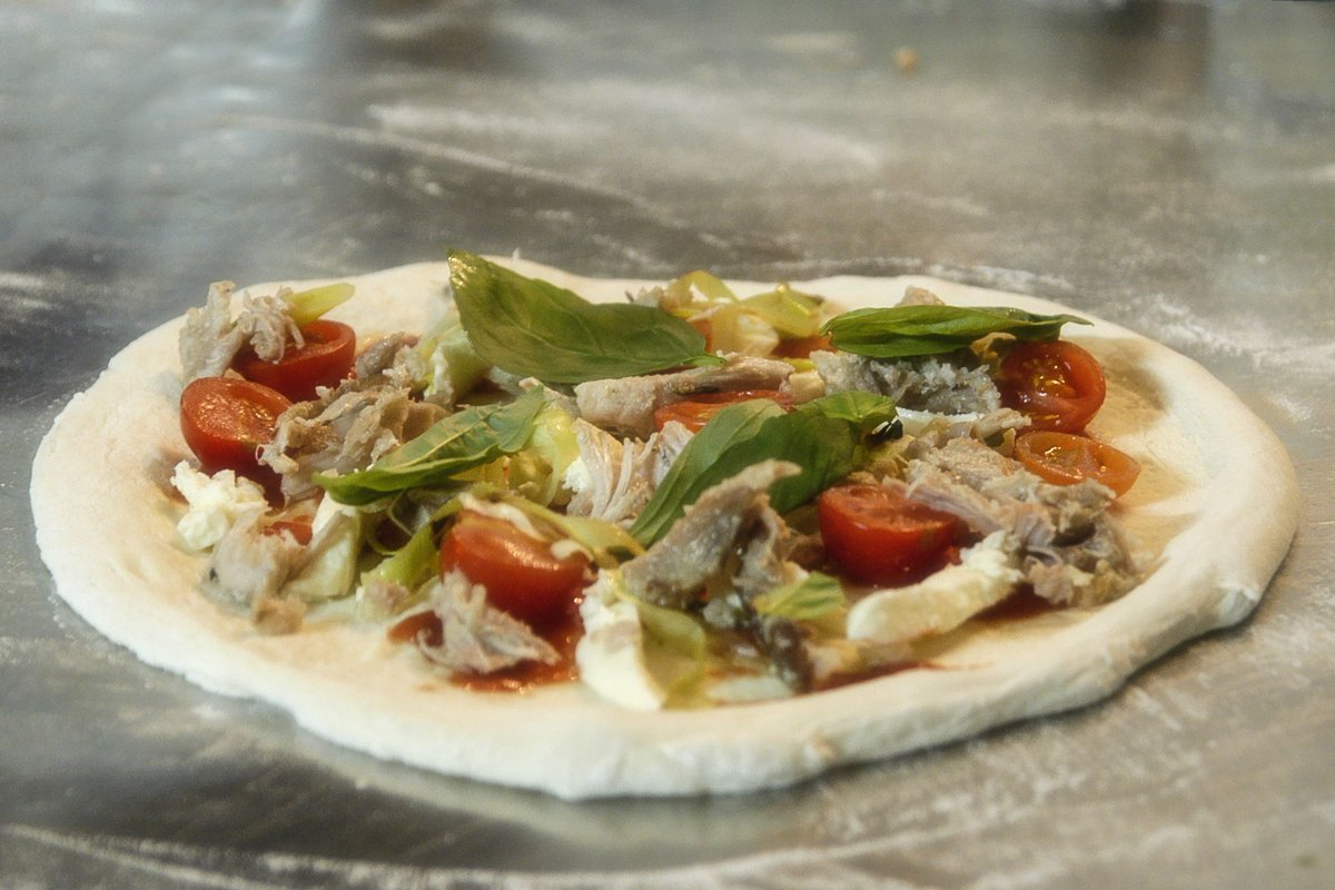 New Special! Inspired by the traditional 'Coniglio all'ischitana'
#pizza #pizzalondon #pizzaiolo #pizzeria #pizzanapoletana #pizzatime #pizzalover #pizzalove #italian #italianfood #sourdough #foodoftheday #ilovepizza #foodpic #instagood #cena #dinner