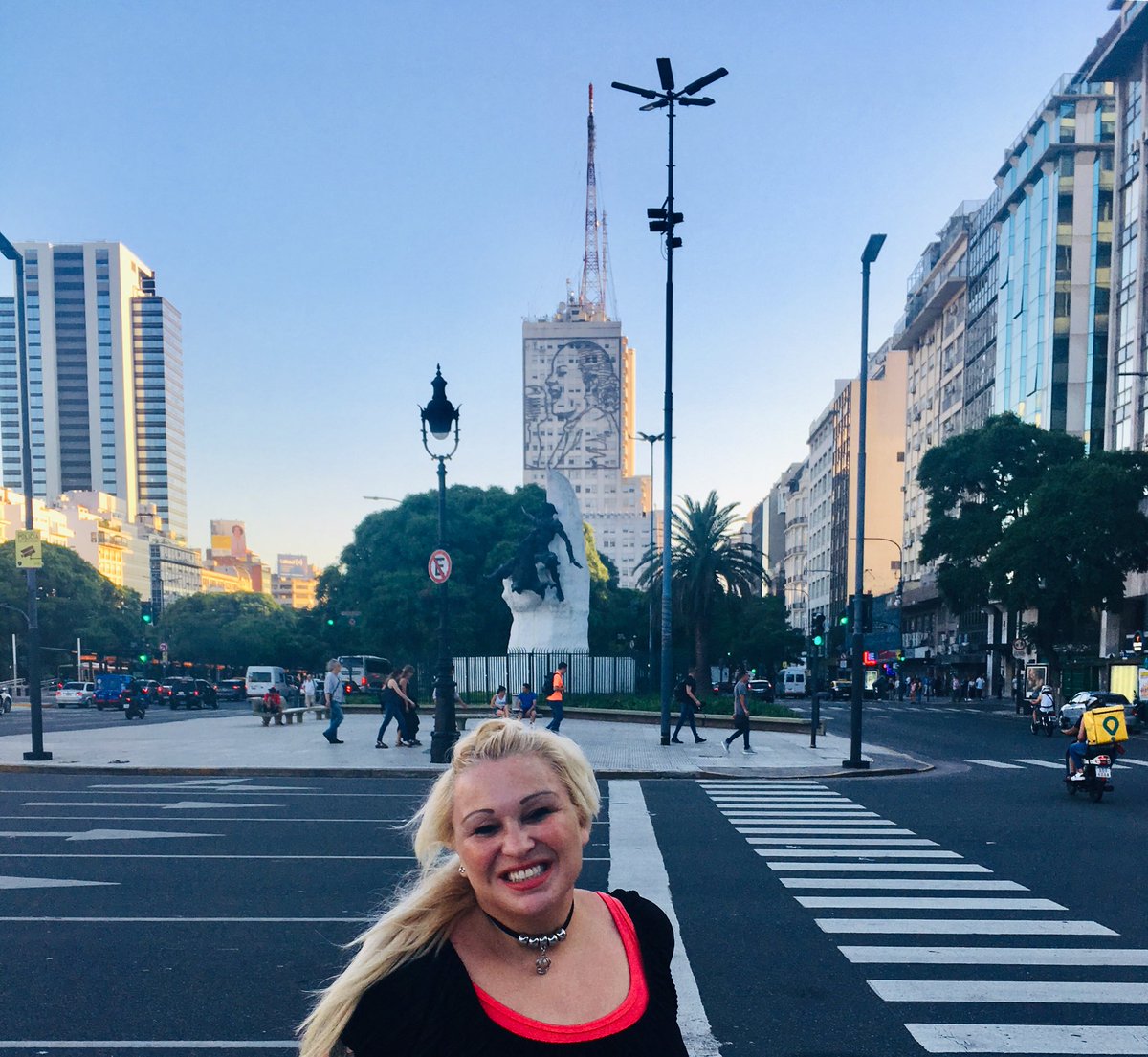 DarkSopranoPao's tweet photo. 🇦🇷 •”Don’t cry for me Argentina” - #musical “Evita” (1978)
LYRICS: Tim Rice #timrice
MUSIC: Andrew Lloyd Webber #andrewlloydwebber
#buenosaires #MuralesDeCiudad #darksoprano #evita #salamone #oconnor #holiday #Argentina 🌆🌤🕶🎒 https://t.co/gbHCj08amD