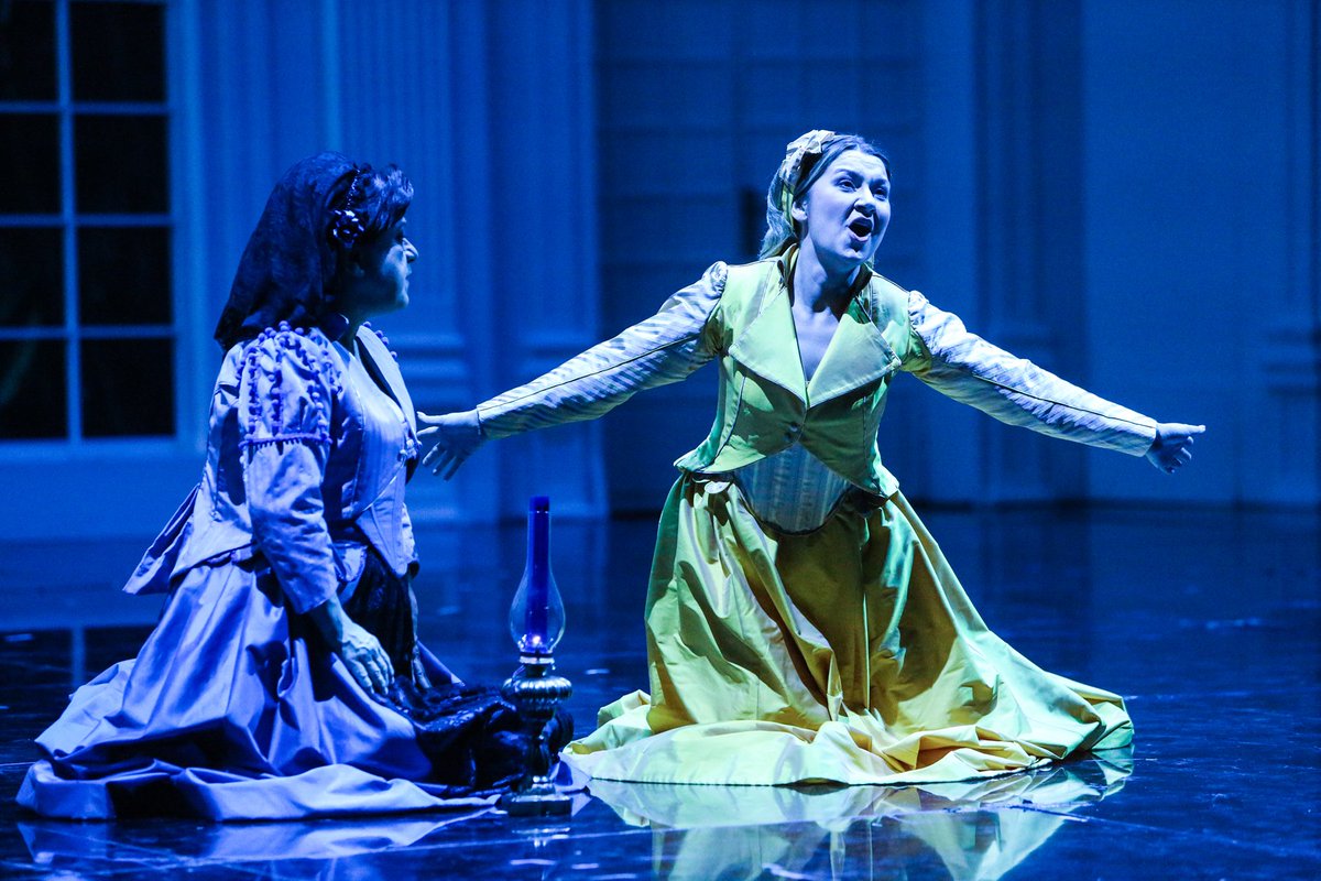 Premijera opere TRUBADUR u HNK u Zagrebu: 30. 9. 1944.
DIRIGENT:Jakov Gotovac
REDATELJ: Tito Strozzi
LEONORA: Marija Frankl - Borčić

PREMIJERA TRUBADUR:  22. veljače.
Dirigent: Marcello Mottadelli 
Redatelj: Arnaud Bernard
LEONORA: Lana Kos