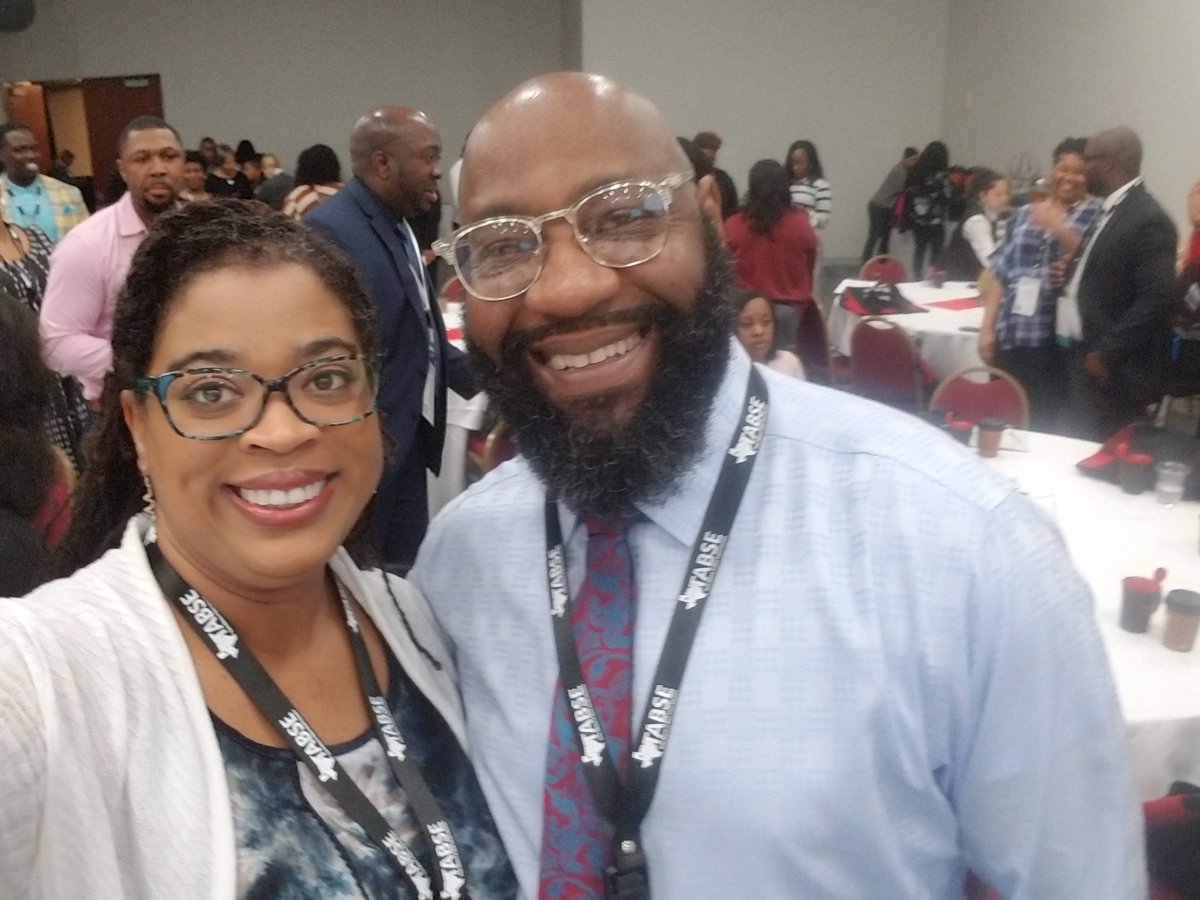 CRonsLife's tweet photo. New FWISD connection #TABSE2019 Pony Networking Activity @cheriee___ @DrJacksonPhD @SParkerElemCI https://t.co/Nkd7mzndGL