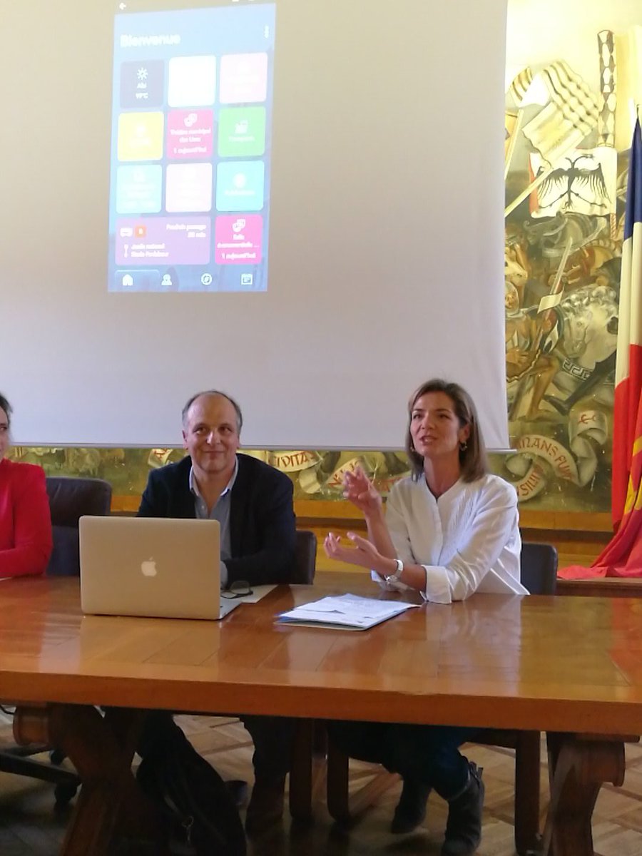 ville_albi's tweet photo. En appui de la présentation de l'appli #albidansmapoche, @marielouiseat , élue au numérique, présente le bilan de l'application #youcatch : plus de 16000 parties jouées sur le mois de décembre 2018 ! 🙌 https://t.co/uht5UQI8qO