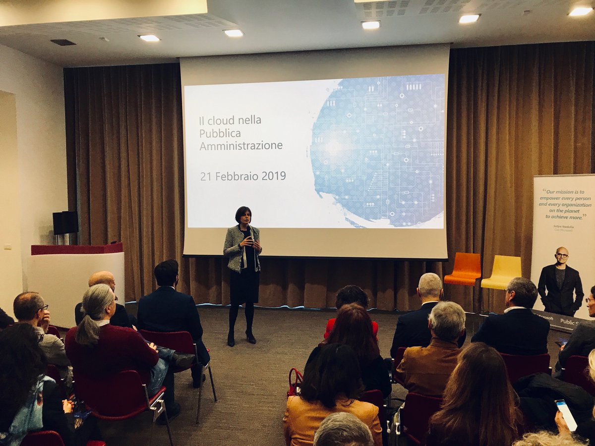 Con <a href="/simonmor09/">Simonetta Moreschini</a> oggi a Roma, in partnership con #AlmavivA, abbiamo spiegato come attraverso la trasformazione digitale gli enti pubblici possano favorire la produttività interna, apportare innovazione ai processi e creare nuovi servizi a beneficio dei cittadini. #Azure
