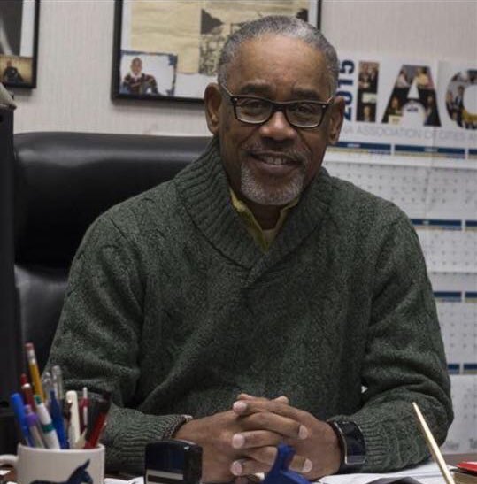 IndianaLowdmouf's tweet photo. Day 21: Arvis Dawson. My other favorite gym teacher. Mr. Dawson encouraged effort and getting involved. You never know what you're good at till you try. A great guy, driven and hard working, and an overall cool person. #MyBlackHistory28 #BHM2019 #Day21 #LiveLifeLowd https://t.co/ONrFjwvC4X