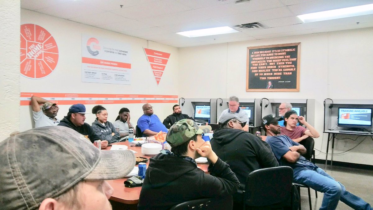 TekishaSmith's tweet photo. Last night, late night same page. We appreciate you Freight Team! @setser_scott @ScottLisa74146 @tori_bronson @shane_home @thd0529 @voa0529 @HomeDepotD151 https://t.co/OgBzKzcXjX
