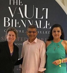 ArmagnacNews's tweet photo. Florence #castarede vient de participer au premier festival organisé par The Vault Biennale Culture Distilled à #Mumbai en #Inde. Elle y a présenté son XO 20 d’âges aux côtés des #whisky, #gin #tequila #rhum #cognac. #gers #landes #Occitanie #nouvelleaquitaine #cocktails #sogers https://t.co/EGMqcOH5yl