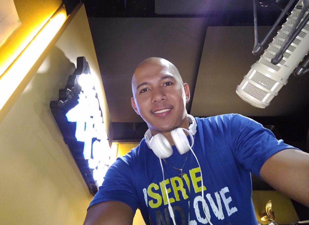 RX931's tweet photo. @TomAlvarezRx931 & your #Latenitetunes are back on air!
#songsthatarefire #newmusic until 2am!
What are your requests?
Post it! #iamaMonster
#TipOfTheTom #LateniteLuvQ #LuvQuestions?
Call 6319393 and we will feature it tonite! https://t.co/J5EoM6URP7