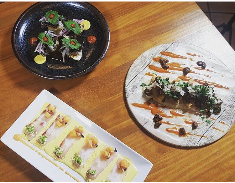 ¡Siempre buscamos que nuestros platos sean para compartir!Porque comer está bien, pero compartirlo con quienes te importan está mucho mejor 🤗 #cocinafusion